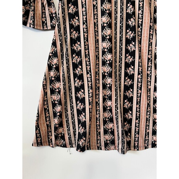 Everly Floral Dress‎ Size Medium Black Pink Roses Boho Girly - Picture 12 of 16